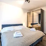 The Island - Korkya Luxury - Free Garage Parking アパート *
