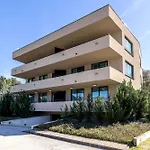 The Island - Korkya Luxury - Free Garage Parking アパート *