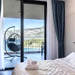 The Island - Korkya Luxury - Free Garage Parking アパート