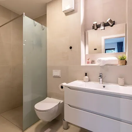 아파트 The Island - Korkya Luxury - Free Garage Parking 코츌라