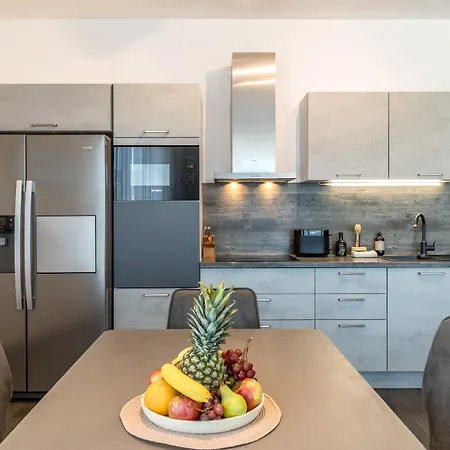 The Island - Korkya Luxury - Free Garage Parking 아파트 코츌라